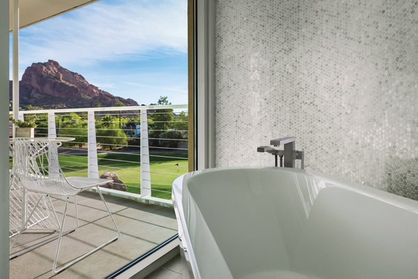 Mountain Shadows - Immerse Premium Guestroom Bathtub (1).jpg