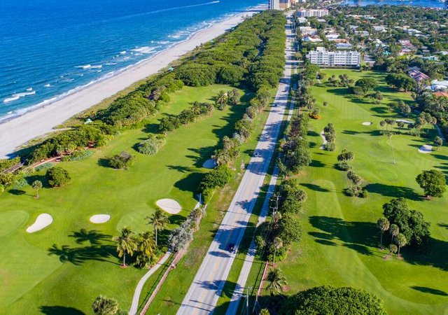 Alan C. Alford Red Reef Fammily Golf Course.jpg