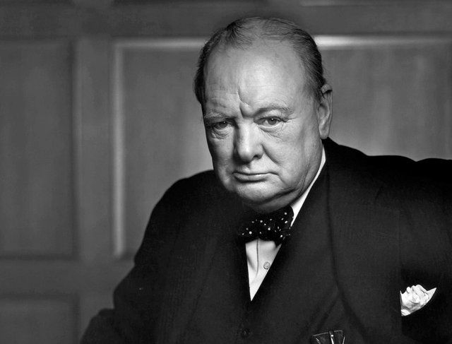 Sir_Winston_Churchill_-_19086236948_TZR.jpg