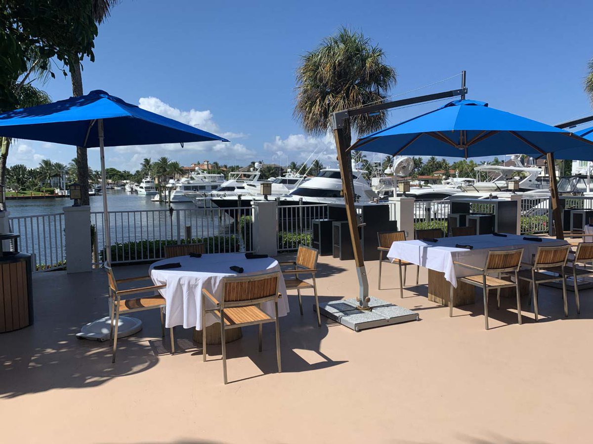 lighthouse point yacht club restaurant